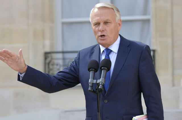 Prancūzijos valdžia imasi pažadų mažinti mokesčius