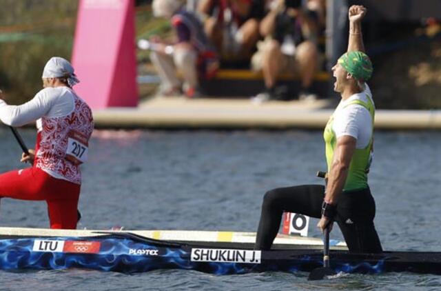 Šalies vadovų sveikinimai - olimpinio sidabro medalio laimėtojui kanojininkui Jevgenijui Šuklinui