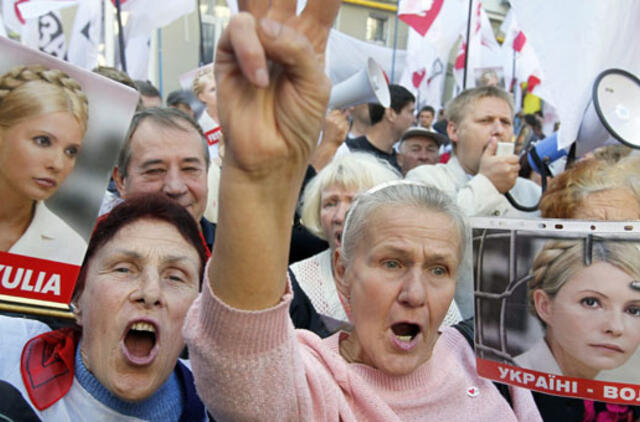 Ukrainos prokurorai ragina teismą patvirtinti J. Tymošenko kaltumą