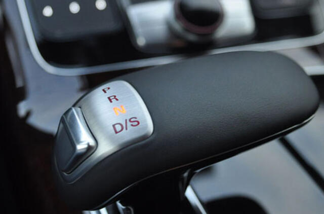 Vyrai nebebijo automatinių pavarų dėžių