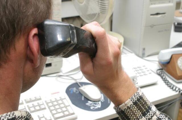 Vyras sujungimo telefonu laukė 15 valandų