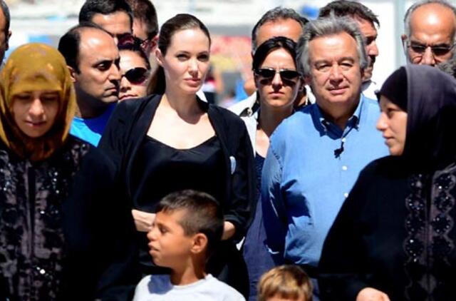 Angelina Jolie apsilankė didžiausioje sirų pabėgėlių stovykloje Turkijoje