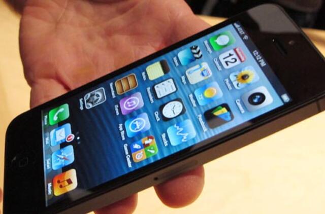 "Apple" pristatė naująjį "iPhone 5"