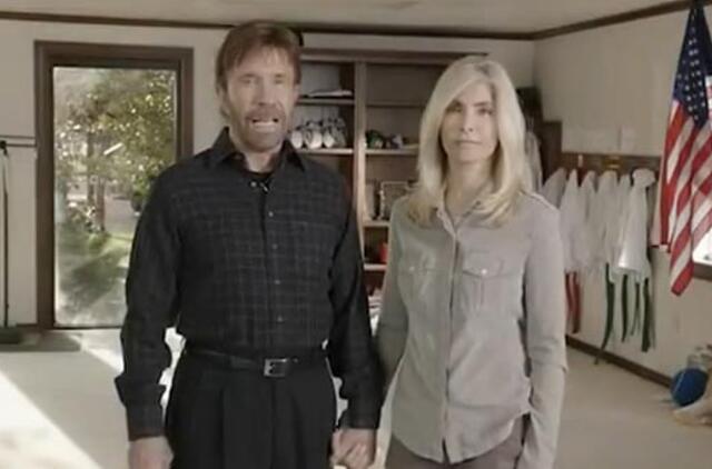 Chuck Norris - prieš B. Obamą (video)