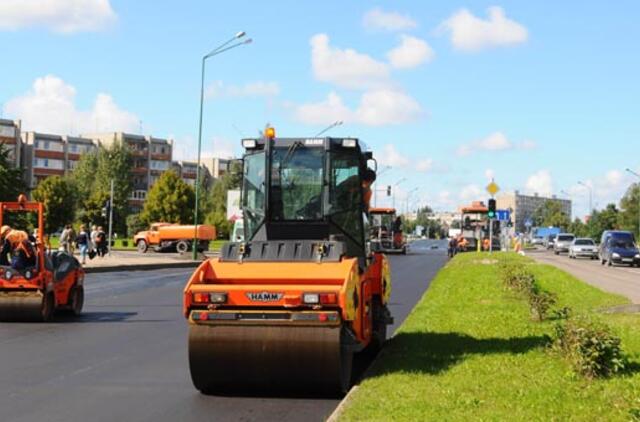 Dėl neįsisavinamų ES lėšų prieš Susisiekimo ministeriją maištauja kelininkai