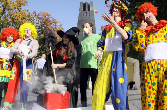 Fermų ir gamyklų skleidžiamų kvapų neapsikentusieji surengė protestą