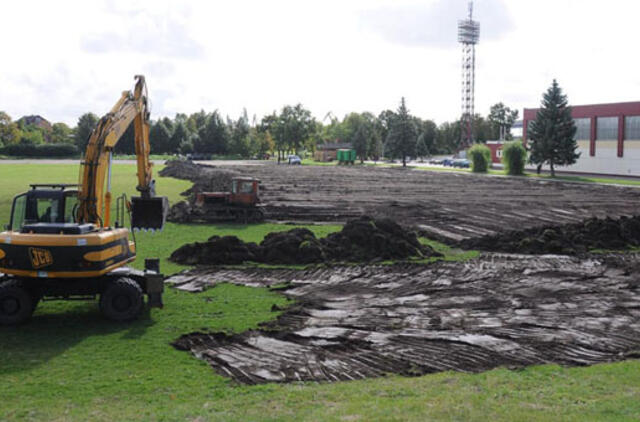 Futbolininkams - dvi dirbtinės dangos aikštės