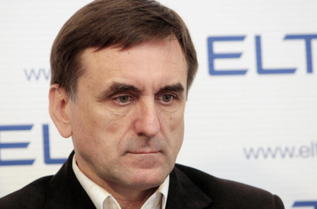 Į politiką eiti savo srities autoritetui - pavojinga, perspėja politologas