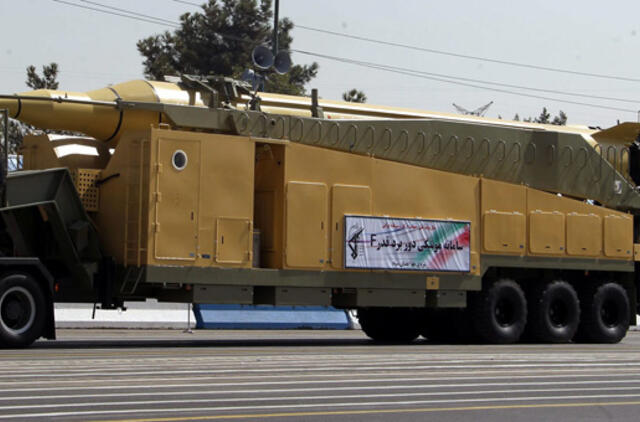 Iranas per karinį paradą pristatė naują oro gynybos sistemą