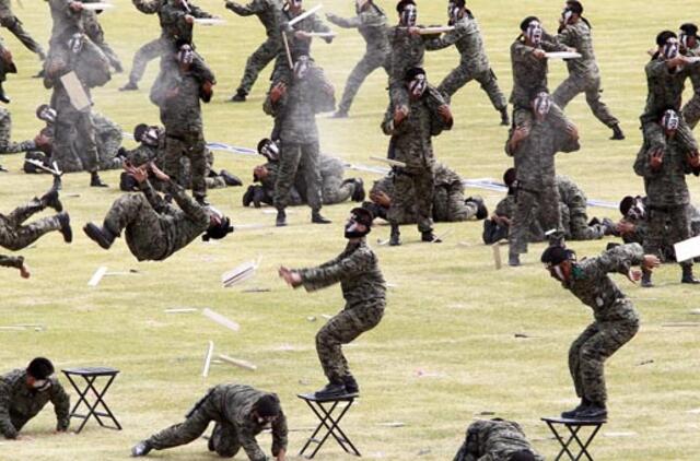 Pietų Korėjos prezidentas sušaukė aukščiausio lygio saugumo susitikimą