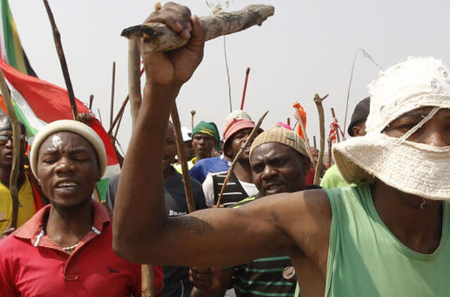 Šachtininkai PAR ketina surengti visuotinį streiką: parklupdysime kalnakasybos kompanijas ant kelių