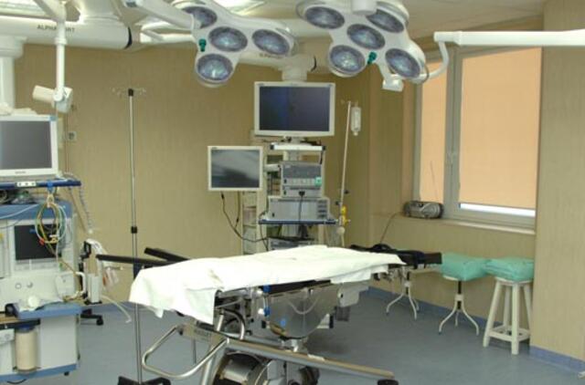 Švedijoje pirmą kartą motinos gimda transplantuota dukteriai