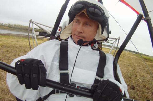 Vladimiras Putinas ornitologinėje stotyje tapo gervių "vedliu"