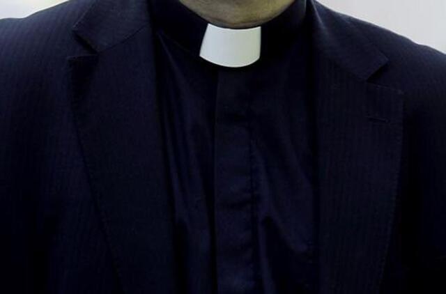 Vokietijoje jaunavedžių porą tuokusį kunigą ištiko mirtis