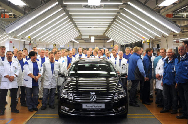 "Volkswagen" neigia gandus apie gamybos mažinimą