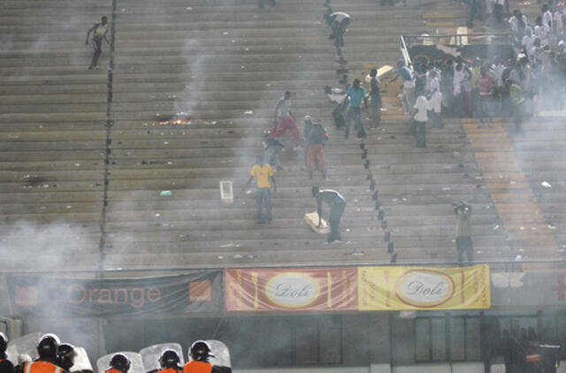 Aistruolių riaušės sutrikdė Senegalo ir Dramblio Kaulo Kranto futbolo rungtynes