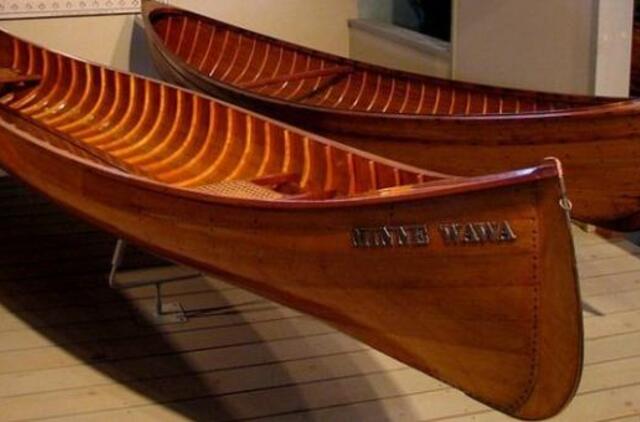 Amerikeičiai kelionei patys susimeistravo baidarę