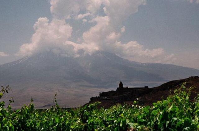 Armėnija Ararato akyse