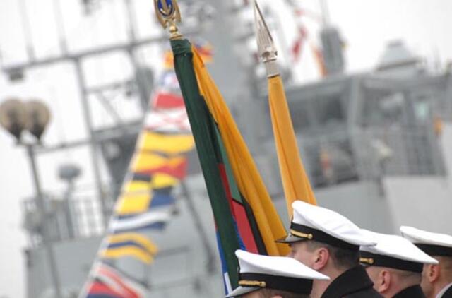 Dujų terminalo ir kariškių kaimynystė kelia klausimų