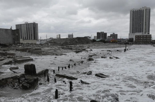 JAV skaičiuoja uragano "Sendi" padarytus nuostolius