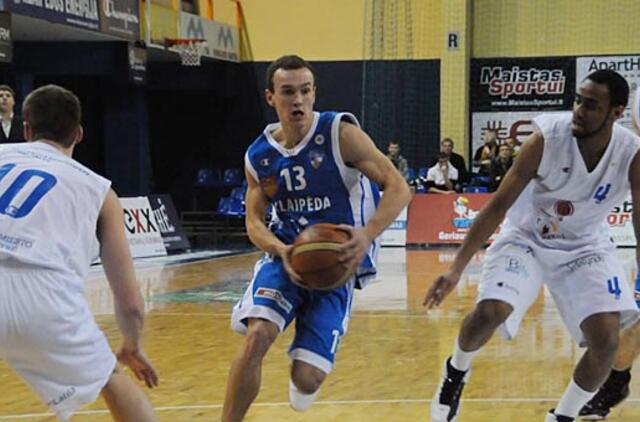 Mače su latviais nerungtyniaus M. Stašys ir Š. Vingelis