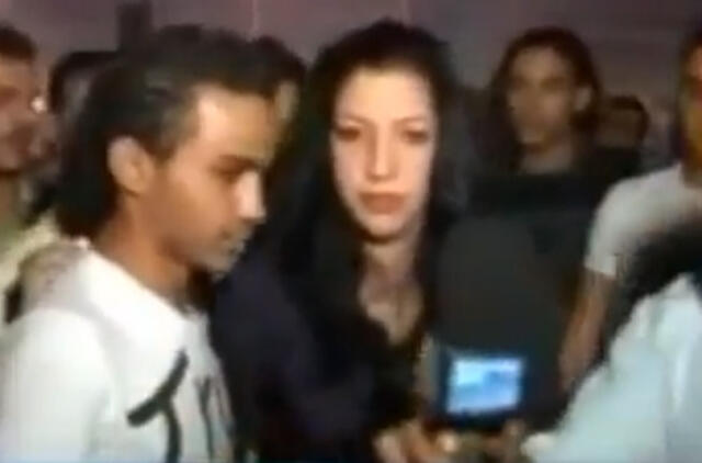 Prancūzų žurnalistę nuo grupinio išprievartavimo Kaire išgelbėjo operatorius (video)
