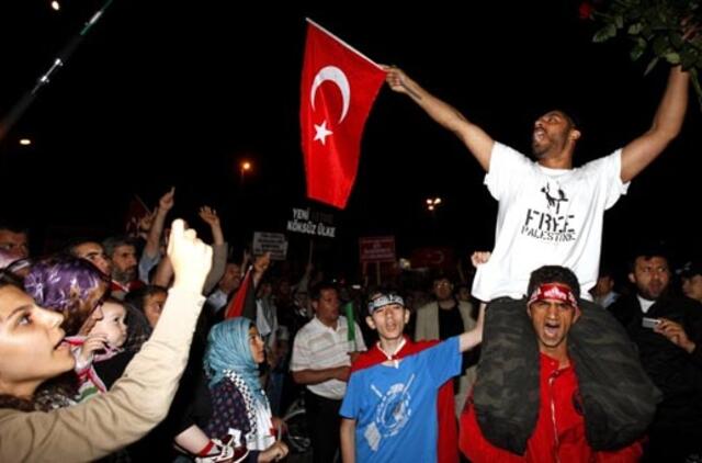 Tūkstančiai turkų susirinko į sostinę minėti Respublikos įkūrimo metines