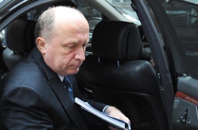 Andrius Kubilius teigia automobilio nevairavęs jau ketverius metus, bet priprasiąs greitai