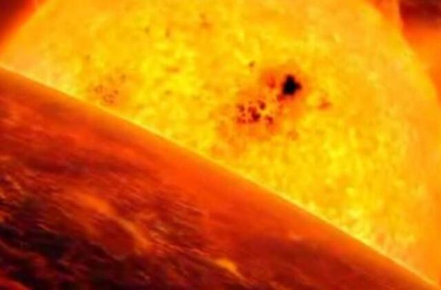 Astronomai atrado savo planetą ryjančią žvaigždę