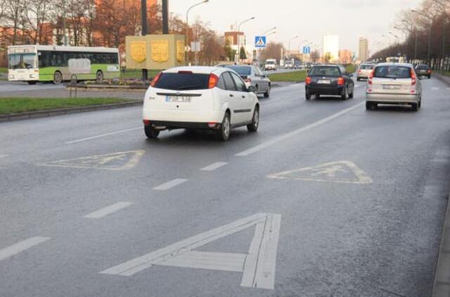 Autobusų juosta galės važiuoti ir lengvieji automobiliai