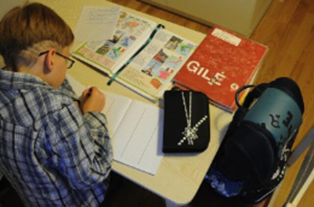 Bloga laikysena ir sėslumas – žala tiek fizinei, tiek emocinei žmogaus sveikatai