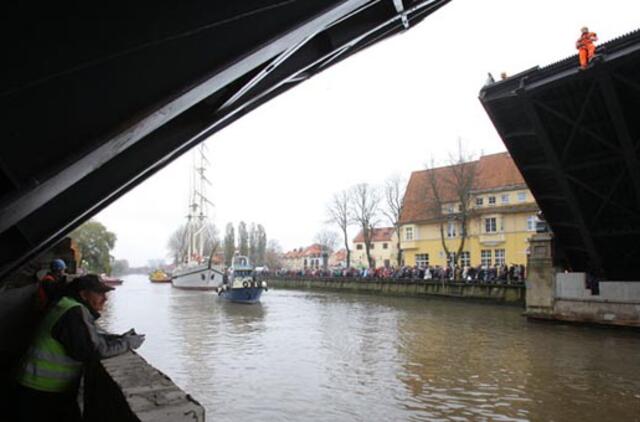 Bulvaras: Auksinis dumblas