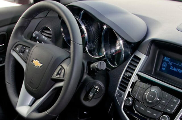 "General Motors" atšaukia 15 tūkst. "Cadillac", "Buick" ir "Chevrolet" automobilių