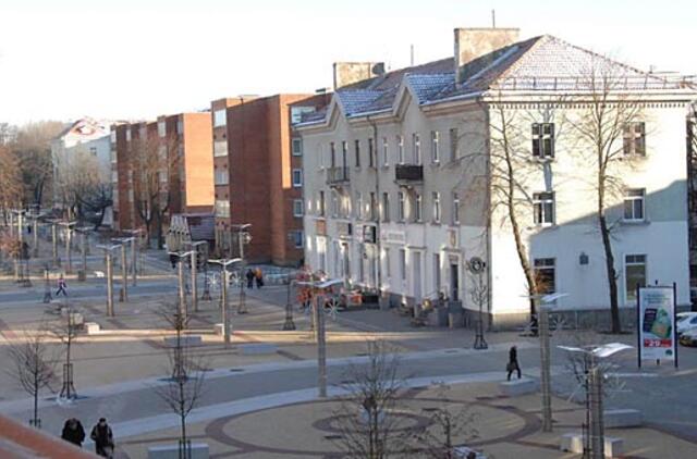 Ilgapirščius suviliojo kavinės paveikslai