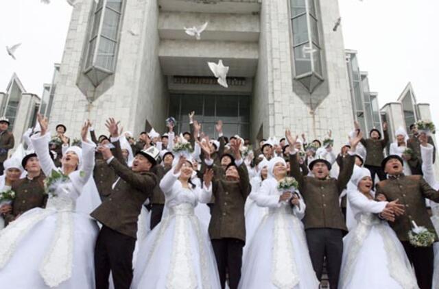 Kirgizijoje per masines vestuves susituokė 35 poros