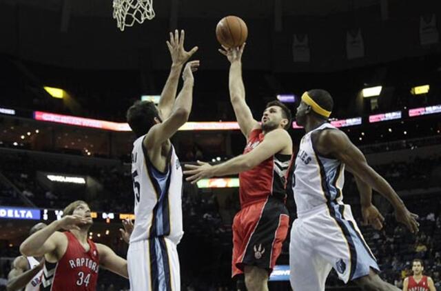 Linas Kleiza pelnė 20, Jonas Valančiūnas - 10 taškų, o "Raptors" pralaimėjo po trijų pratęsimų