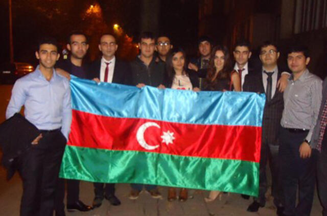 Penktadienį Azerbaidžane pažymima Valstybinės vėliavos diena