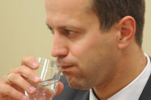 Savi daug blogesni nei svetimi