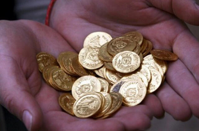 Auksinių monetų paklausa JAV pašoko iki rekordinio lygio