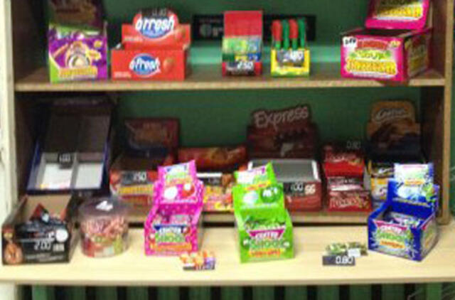 Bėdos mokyklos bufete ir tualetuose