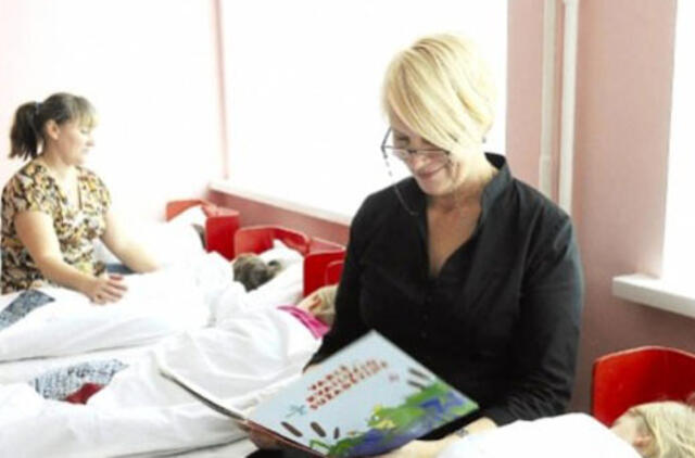 Etiketė - iš globos namųnuotraukos