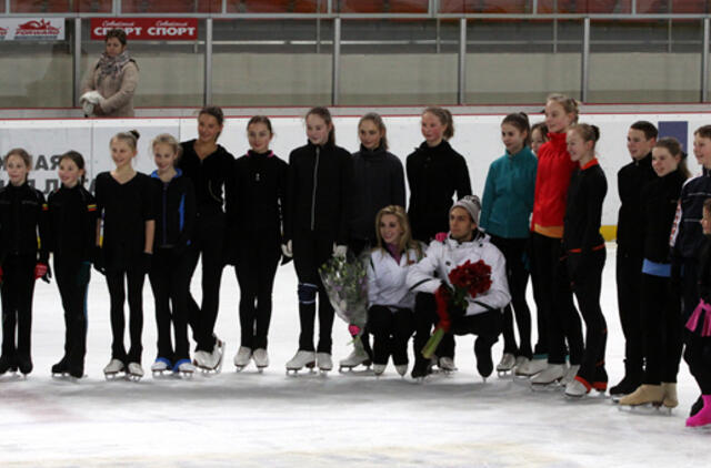 Jauniesiems dailiojo čiuožimo talentams – I.Tobias ir D.Stagniūno treniruotė