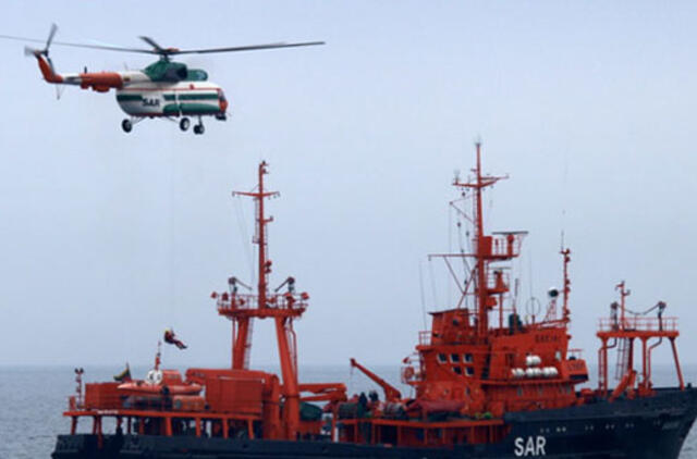 Karių sraigtasparnis į ligoninę nuskraidino laive sunegalavusį žmogų