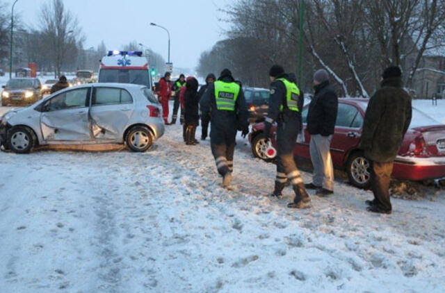 Moters neatsargumo kaina - 4 apgadinti automobiliai