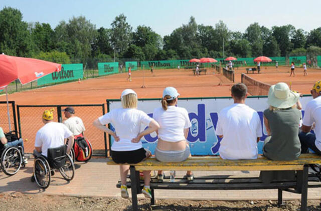 Neįgalieji nori žaisti tenisą