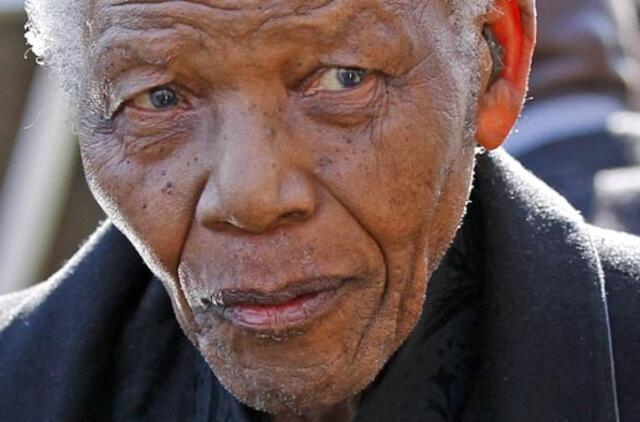 Nelsonas Mandela ligoninėje gydomas dėl plaučių infekcijos