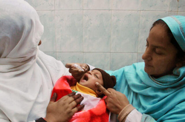 Pakistane - išpuoliai prieš vaikus nuo poliomielito skiepijusius darbuotojus