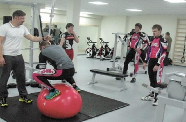 Panevėžio dviratininkai išlipo iš rūsio