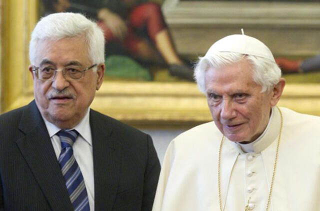 Popiežius Vatikane priėmė palestiniečių prezidentą M. Abasą