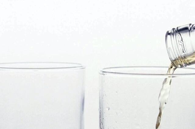 Prokuroro kaltinimą jaunuoliui dėl vaiko įtraukimo girtauti patvirtino teismas